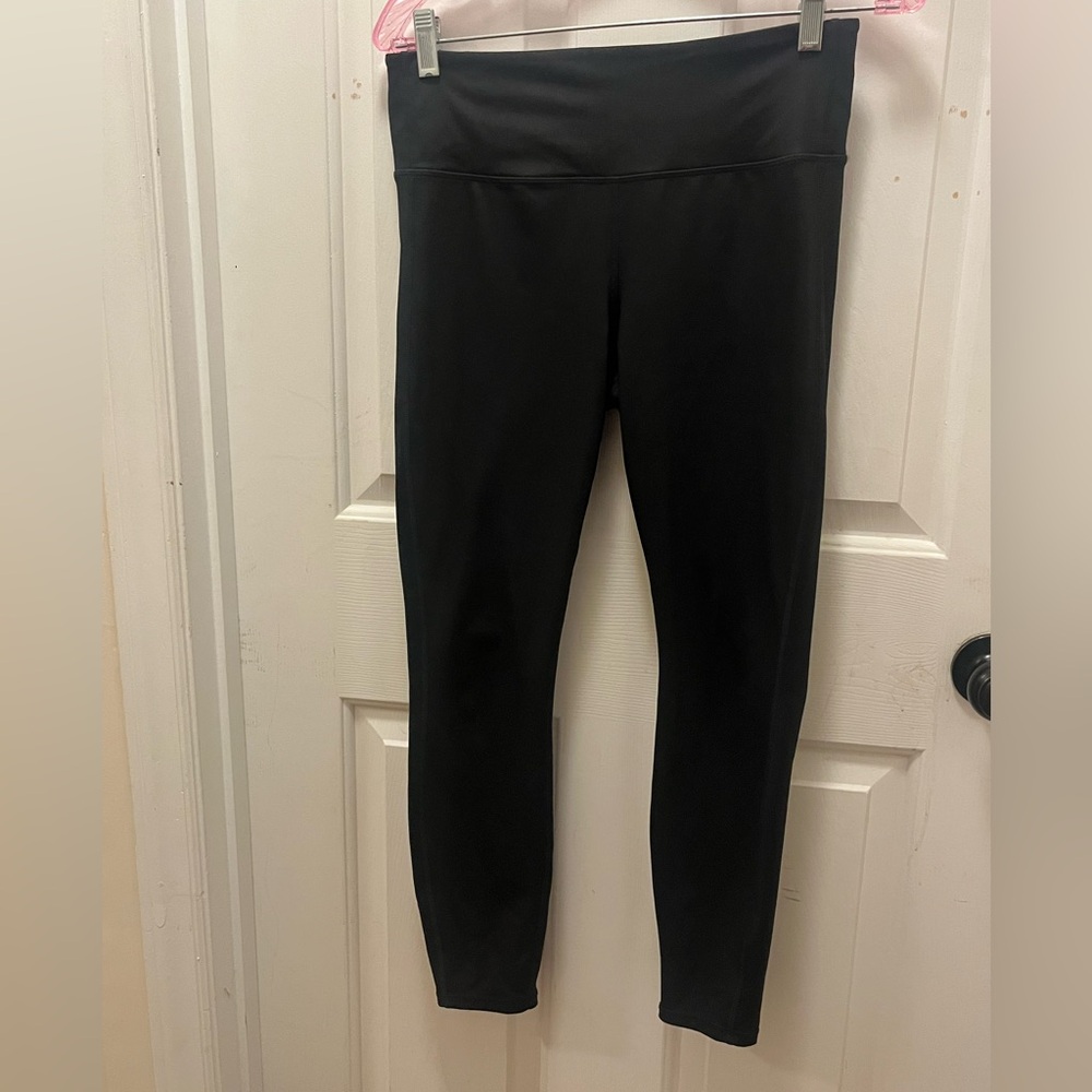 LIKE NEW Athleta 7/8 Leggings - Shiny Black - Sz Medium